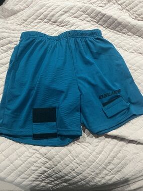 Bauer women’s hockey shorts Size M - EUC - Newish - Missing drawstring